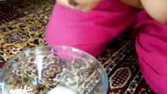 تشعر هني بسعادة غامرة عندما علمت أن زوجة أبيها سكس جوردي جديد ، جيمي ، ومعلمها ، علي ، يقضيان ليلة.